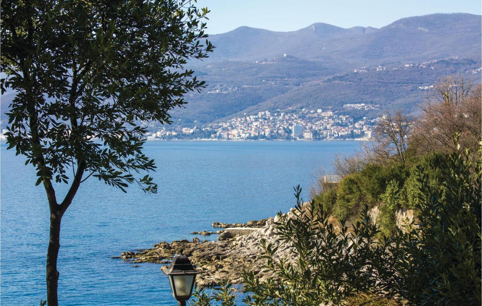 Lovely Apartment In Rijeka With House Sea View Bagian luar foto